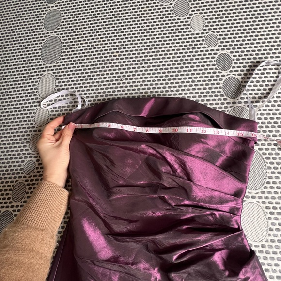 Formal dress - Picture 4 of 8